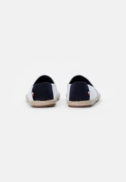 Pier One Espadrilles Soldes Chaussures Basses Rond Unisex -Fashion Zone Soldes 00139fe468ac4c6097c5d786f56cf527