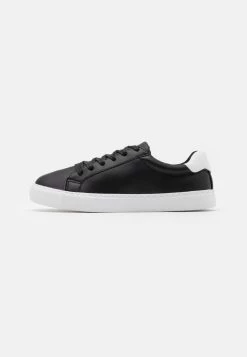 Vendre-Réclame Pier One UNISEX – Baskets Basses Sneakers Rond
