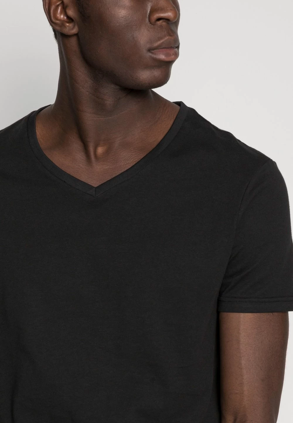 Pier One Qualité Garantie 5 PACK – T-shirt Basique T-shirts Col En V Homme 8 Pier One Qualité Garantie 5 PACK – T-shirt Basique T-shirts Col En V Homme – Image 6