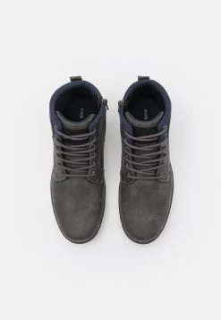 Pier One Baskets Montantes Prix Abordable Baskets & Sneakers Rond Homme 13 Pier One Baskets Montantes Prix Abordable Baskets & Sneakers Rond Homme -Fashion Zone Soldes 05462777e3ea4fe9842f1290c4f4e2b6