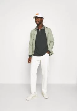 Pier One Bon Rapport Coût-Efficacité COLLAR RUGBY – Polo T-shirts Col Polo Homme -Fashion Zone Soldes 071dfc42738548aa970719186cf87522