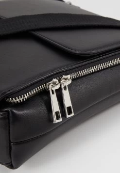 Pier One Sac Bandoulière Promos Sacs Fermoir Aimanté Homme 15 Pier One Sac Bandoulière Promos Sacs Fermoir Aimanté Homme -Fashion Zone Soldes 08e05ba149b84501ab3475d2c909f710