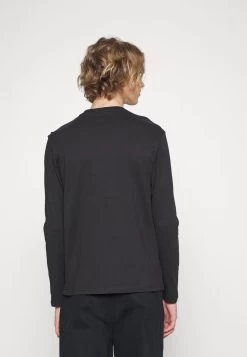 Pier One Prix Gelé 5 PACK – T-shirt à Manches Longues T-shirts & Polos Col Rond Homme -Fashion Zone Soldes 0a91b7bd792a4d53bae7268bde5c4de8