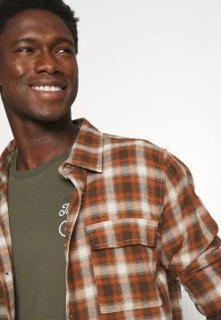 Pier One Prix Discount THERAPY BIKE EMBRO – T-shirt Basique T-shirts Col Rond Homme -Fashion Zone Soldes 0b6054721ddf48aaa15928151096f3b3