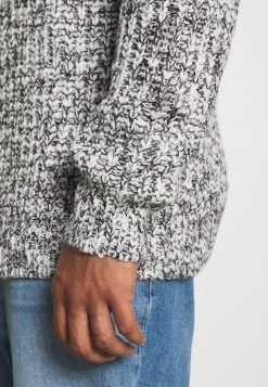 Pier One Prix Sacrifiés Pullover Pulls Et Gilets Col Rond Homme 11 Pier One Prix Sacrifiés Pullover Pulls Et Gilets Col Rond Homme -Fashion Zone Soldes 0efcfa01f32444e8b9355016e4168504