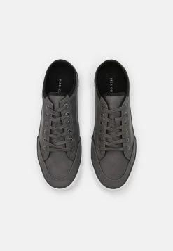 Pier One Prix Acceptable Baskets Basses Baskets & Sneakers Rond Homme -Fashion Zone Soldes 121b9e5dccd84e7482b811a5f0f11ce0