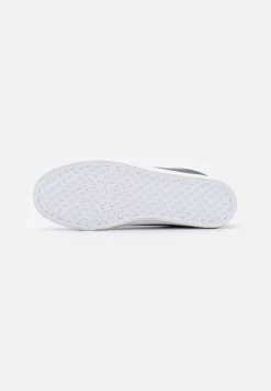 Pier One UNISEX – Baskets Basses Prix Affortable Baskets & Sneakers Rond -Fashion Zone Soldes 1a85163750e54668a9ef483cf640d077