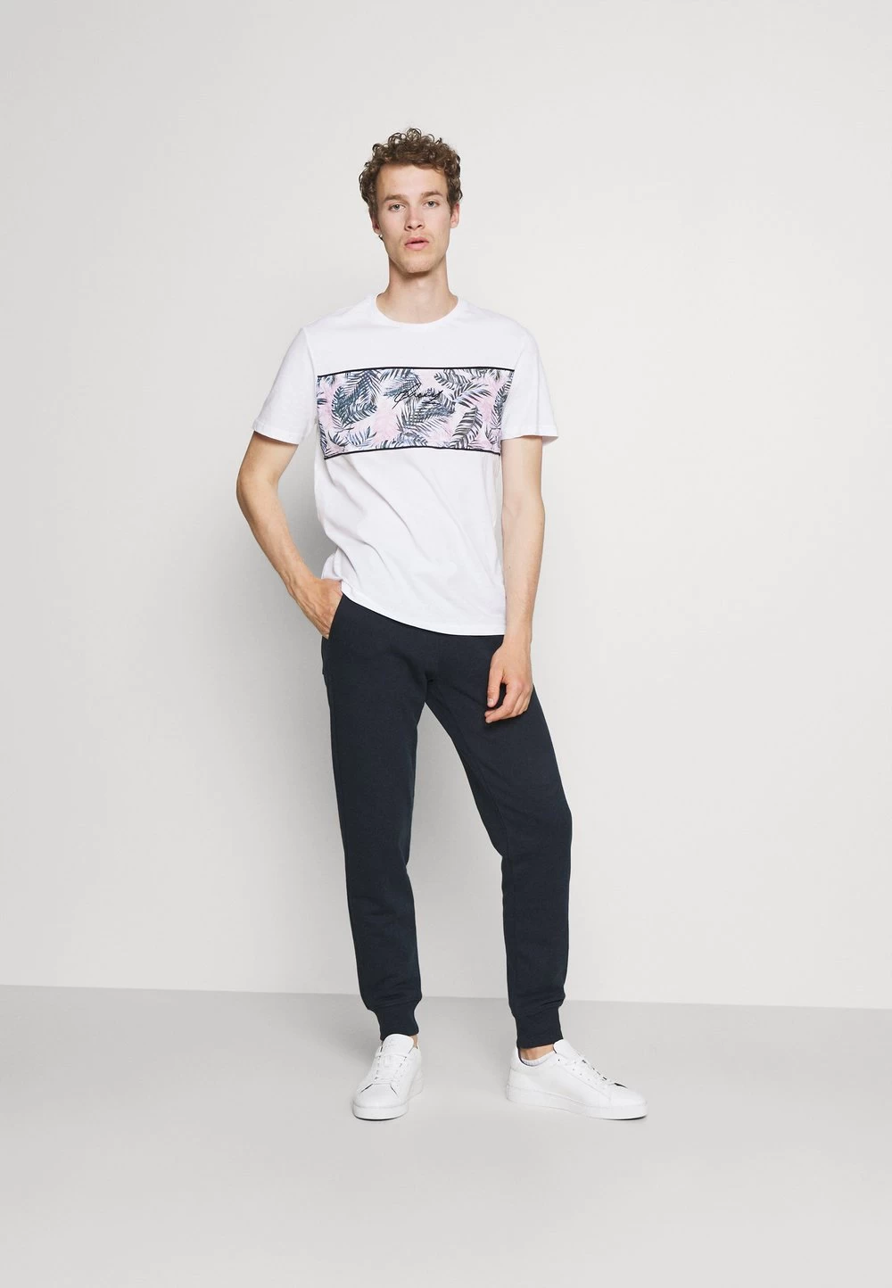 Pier One Pantalon De Survêtement Prix Bradés Pantalons Haute Homme 4 Pier One Pantalon De Survêtement Prix Bradés Pantalons Haute Homme – Image 2