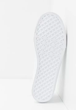 Pier One Prix Ourlé UNISEX – Baskets Basses Baskets & Sneakers Rond 12 Pier One Prix Ourlé UNISEX – Baskets Basses Baskets & Sneakers Rond -Fashion Zone Soldes 20eb0f643e354421a6c72e17630e2e36