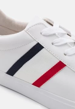 Pier One UNISEX – Baskets Basses Première Qualité Baskets & Sneakers Rond -Fashion Zone Soldes 22a7f9375cf647a88ee53c6ee605b389