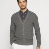 Pier One Authentique 100% Gilet Pulls Et Gilets Col En V Profond Homme -Fashion Zone Soldes 251ad0fbcbbc48b391fec3e32204aac2