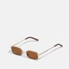 Pier One En Remise UNISEX – Lunettes De Soleil Rectangulaire -Fashion Zone Soldes 25ec333a8a404192be7637dfc4cbcb25