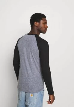 Pier One Prix Gelé T-shirt à Manches Longues T-shirts & Polos Col Rond Homme -Fashion Zone Soldes 26b9ef585a52469c90536b07aa28880d