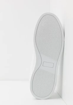 Pier One Bas Prix Baskets Basses Baskets & Sneakers Rond Homme -Fashion Zone Soldes 27e6652acf82490fb8d00ada2cd72528