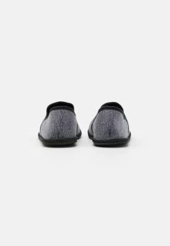 Pier One UNISEX – Chaussons Prix Sympa Rond -Fashion Zone Soldes 2b506de7273148bca0f84d90390e619c