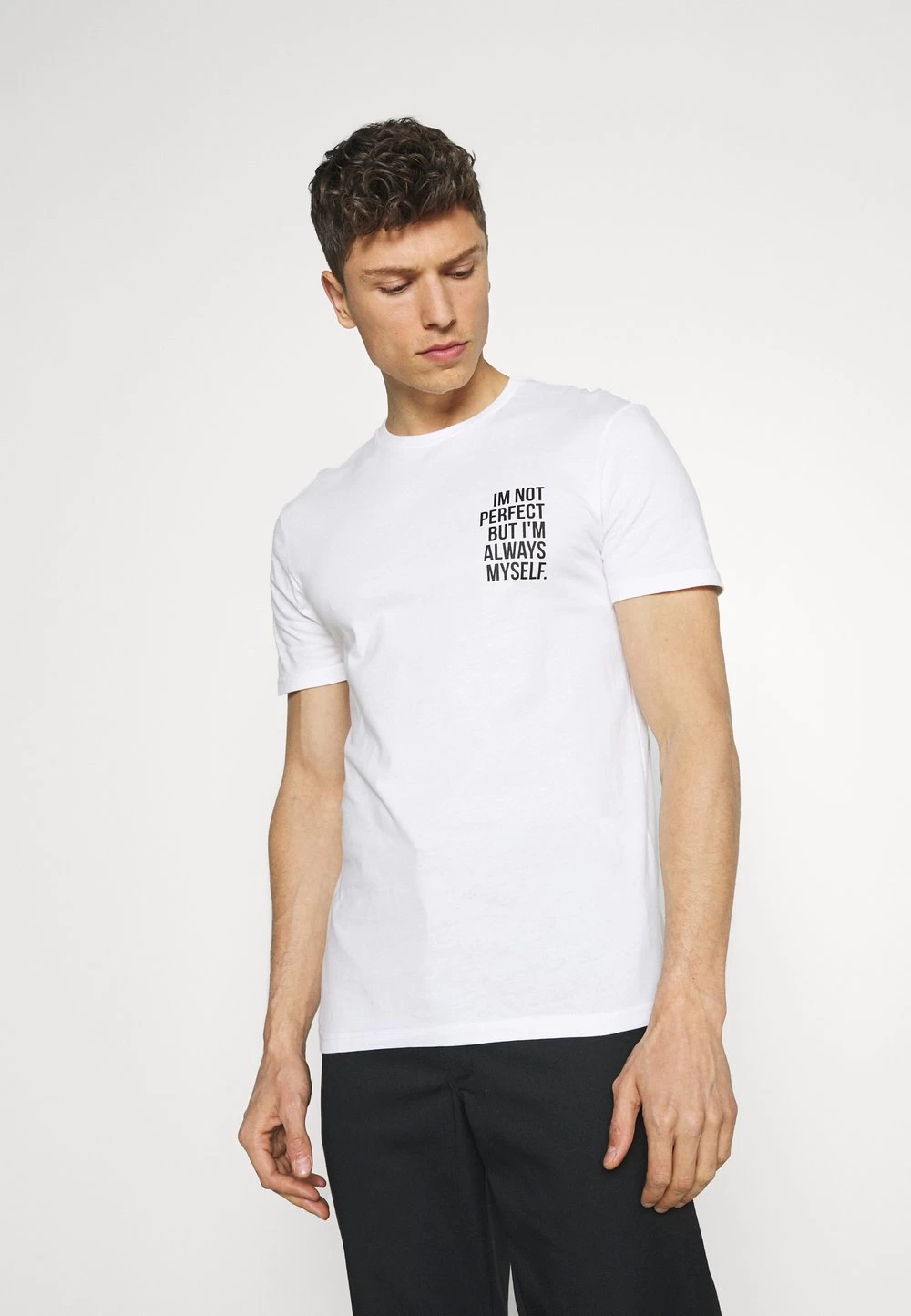Pier One T-shirt Imprimé Prix Équitable T-shirts Col Rond Homme 5 Pier One T-shirt Imprimé Prix Équitable T-shirts Col Rond Homme – Image 3