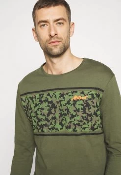 Pier One T-shirt à Manches Longues Prix Imbattable T-shirts Col Rond Homme -Fashion Zone Soldes 2fe6c679e12f4011b0d7727b0697fce4