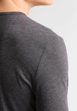 Pier One Prix Jamais Vus T-shirt à Manches Longues T-shirts & Polos Col Tunisien Homme -Fashion Zone Soldes 33b40428594241c7ab0c7c7893168fa7