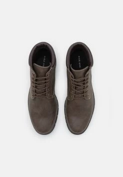 Pier One Bottines à Lacets Prix Sacrifiés Bottes Rond Homme -Fashion Zone Soldes 3a2afa52b6504d33b8f6c164de1c2421