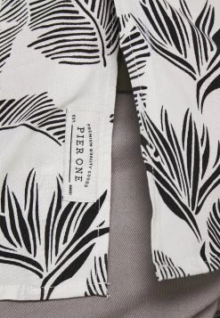 Pier One Chemise Qualité Excellente Chemises Col Revers Homme -Fashion Zone Soldes 3a907b91fe954c4a94331cb5f66d2c5b