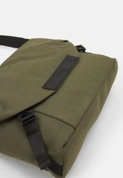 Pier One Prix Incroyables Sac Bandoulière Sacs Compartiment Pour Téléphone Portable Homme -Fashion Zone Soldes 3c1824b932c94a56a72a64ab013674e7