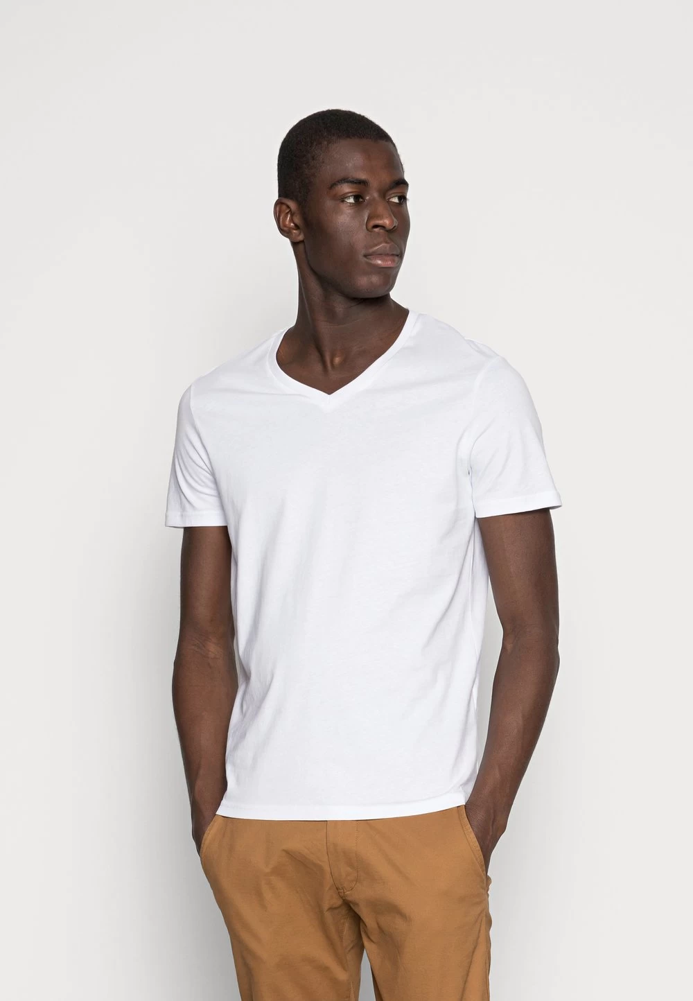 Pier One Qualité Garantie 5 PACK – T-shirt Basique T-shirts Col En V Homme 4 Pier One Qualité Garantie 5 PACK – T-shirt Basique T-shirts Col En V Homme – Image 2