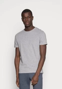 Meilleur Prix Garanti Pier One 3 PACK – T-shirt Basique T-shirts Col Rond Homme 22 Meilleur Prix Garanti Pier One 3 PACK – T-shirt Basique T-shirts Col Rond Homme -Fashion Zone Soldes 4076e7e50d3a4fb78cc08ea42ee0eb04