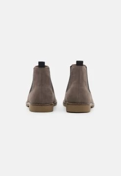 Pier One Un Tarif Préférentiel Bottines Bottes Rond Homme 10 Pier One Un Tarif Préférentiel Bottines Bottes Rond Homme -Fashion Zone Soldes 44848f2e21024aee94f113de6bed4c9b