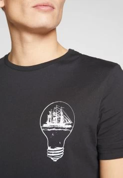 Prix Imbattable Pier One T-shirt Imprimé T-shirts Col Rond Homme 14 Prix Imbattable Pier One T-shirt Imprimé T-shirts Col Rond Homme -Fashion Zone Soldes 464b641f5c7647ea889a48ab74361b52