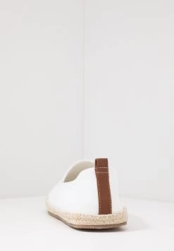 Pier One Qualité Garantie RENA ESPADRILLE UNISEX – Espadrilles Chaussures Basses Rond -Fashion Zone Soldes 4f1c7dae0cbb47efaca02a71fb79d125