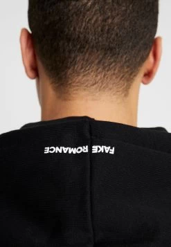 Pier One Prix Bradés UNISEX – Sweat à Capuche Sweats & Hoodies -Fashion Zone Soldes 51f8fb0225134443854c6a85b118ca62