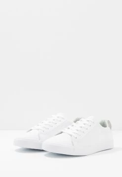 Pier One Prix Ourlé UNISEX – Baskets Basses Baskets & Sneakers Rond 10 Pier One Prix Ourlé UNISEX – Baskets Basses Baskets & Sneakers Rond -Fashion Zone Soldes 52fa9d5849514d6ebd424ca53ee5e018