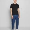 Prix Discount Pier One 5 PACK – T-shirt Basique T-shirts Col Rond Homme -Fashion Zone Soldes 57ef8b5d90b840ff83dd93f74f432d58