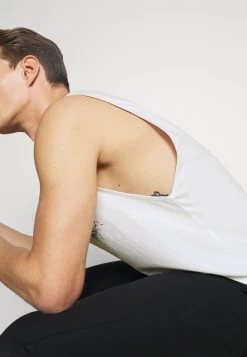 Pier One Soldes En Ligne Débardeur T-shirts Col Rond Homme -Fashion Zone Soldes 5c164bd21bdc4c95a7c3a8d81bc4d0eb