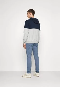 Prix Dégriffé Pier One Sweat à Capuche Zippé Pulls Et Gilets Homme -Fashion Zone Soldes 5d59b52c08914d6dbbde2fb6c17d421e