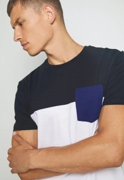 Qualité Garantie 100% Pier One T-shirt Imprimé – Dark Blue T-shirts Col Rond Homme -Fashion Zone Soldes 5e988a8123014b96b1a32abb366daa1c