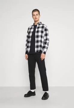 Pier One T-shirt Imprimé Assurance De L’Authenticité T-shirts Col Rond Homme 13 Pier One T-shirt Imprimé Assurance De L’Authenticité T-shirts Col Rond Homme -Fashion Zone Soldes 61cdd634993b4cf48c9f6f9b1ecdbaf6