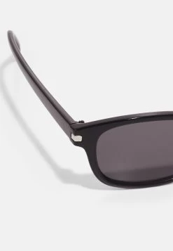 Pier One Qualité Garantie Lunettes De Soleil Rectangulaire Homme -Fashion Zone Soldes 64285bdbadcd4359bea1d0c13a0eb5aa