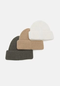 Pier One 3 PACK UNISEX – Bonnet Prix Légers Casquettes, Bonnets Et Chapeaux Couleur Unie -Fashion Zone Soldes 659a9fa23fb74e69a9051045f3a072fd