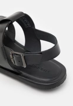 Haute Qualité Pier One Sandales Sandales Et Tongs Ouvert Homme -Fashion Zone Soldes 6b502882c76a48c7a247486891b8591c