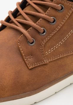 Pier One Baskets Montantes Prix Malin Baskets & Sneakers Rond Homme -Fashion Zone Soldes 74e5f1c45af346dea118b694421b38ab