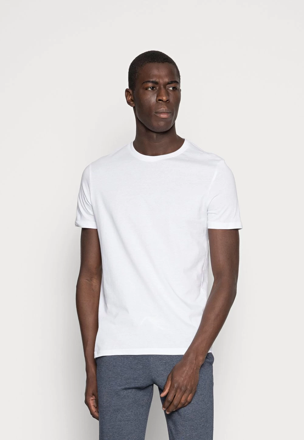 Meilleur Prix Garanti Pier One 3 PACK – T-shirt Basique T-shirts Col Rond Homme 4 Meilleur Prix Garanti Pier One 3 PACK – T-shirt Basique T-shirts Col Rond Homme – Image 2