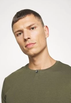 Soldes En Ligne Pier One T-shirt Basique T-shirts Col Rond Homme -Fashion Zone Soldes 8167b2224aaf451d83950f4fdb6e3f43