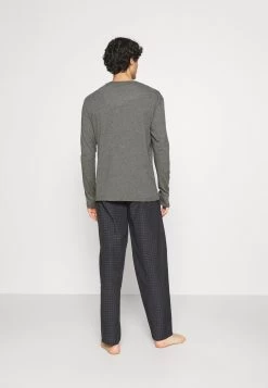 Pier One Pyjama Prix Affortable Pyjamas Normale Homme -Fashion Zone Soldes 841b08da6e09414dbed3d4b7034bd2d9