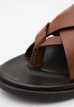 Qualité Fiable Pier One Mules Sandales Et Tongs Ouvert Homme -Fashion Zone Soldes 855382c1ba05474d94c24f0827eae3c8