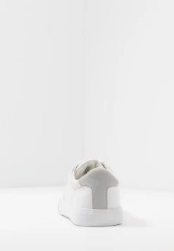 Pier One UNISEX – Baskets Basses Assurance De L’Authenticité Sneakers Rond -Fashion Zone Soldes 870239ff38c14ac18000693ed9216adf