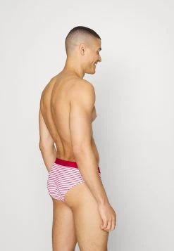 Pier One En Remise 3 PACK – Slip Sous-vêtements & Chaussettes Normale Homme 11 Pier One En Remise 3 PACK – Slip Sous-vêtements & Chaussettes Normale Homme -Fashion Zone Soldes 8aa71fdb086e410c8937481c8f9bb175