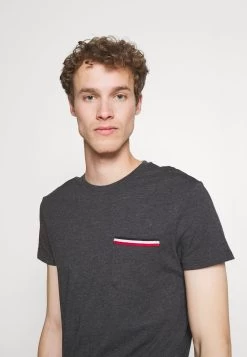 Pier One T-shirt Basique Soldes En Ligne T-shirts Col Rond Homme -Fashion Zone Soldes 8aee3f1bbe97421ca5486f0f34acea60