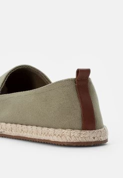 Pier One Prix Favorable RENA ESPADRILLE UNISEX – Espadrilles Chaussures Basses Rond -Fashion Zone Soldes 8b1ef3dce9d344a08d816af96a53324d