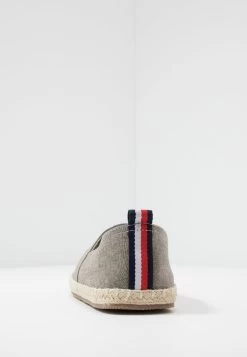 Prix Distinctifs Pier One UNISEX – Espadrilles Rond -Fashion Zone Soldes 8b532185034d4cedab7be7124a25d23a